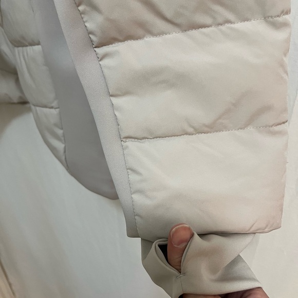 Women's Beige Quilted Jacket with Faux Fur Trim - Picture 3 of 9